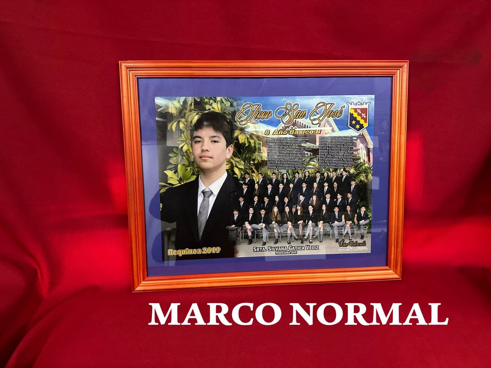 Marco normal en madera — licenciatura 8° básico, Liceo San José